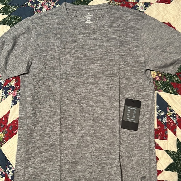 Fabletics Front Row Tee - Picture 1 of 5